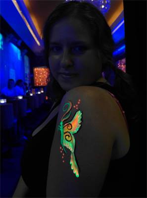 NEON-Blacklight-Painting-Bodypainting-Service (12)